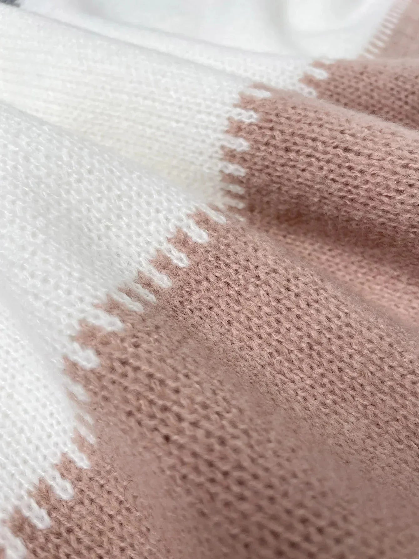 Chelsea - Stylish Leopard Sweater